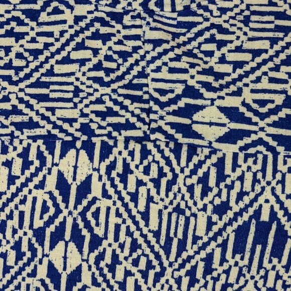 OLD NAVY Aztec Print Round Neck Short Sleeve T-Shirt Blue and White Size Medium - Picture 5 of 11